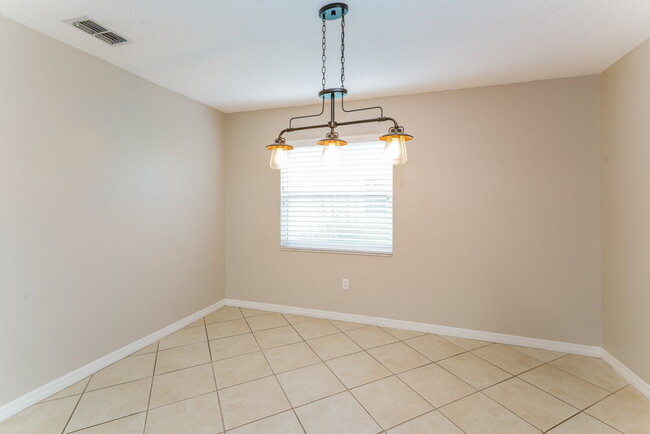 Building Photo - 14013 Fullerton Dr