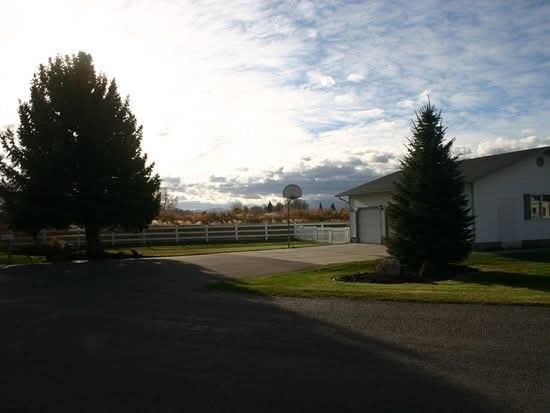 Building Photo - 43 W 215 N