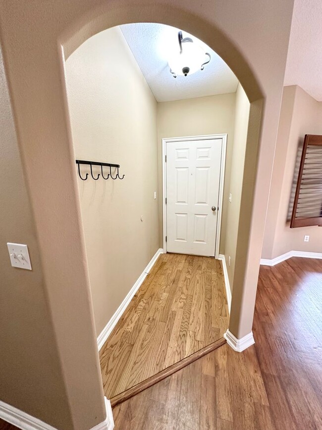 Foto del edificio - Great Spring Hill Estates Home!