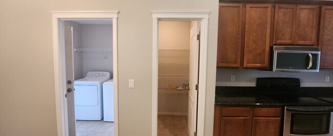 Pantry and W&D - 6739 Bluff Meadow Ct