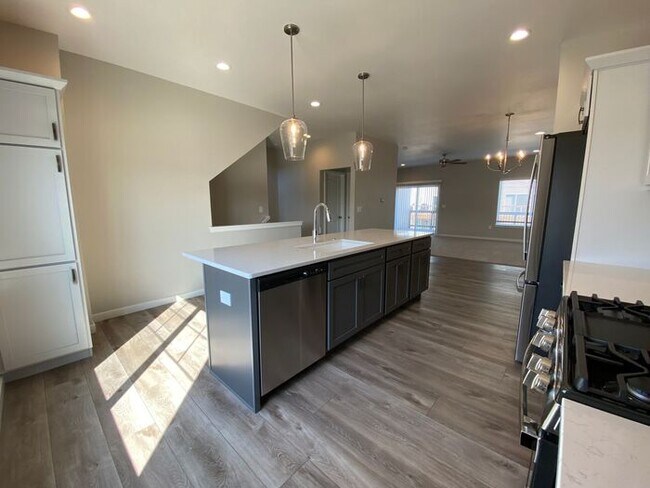 Foto del edificio - $2,500 | 3 Bedroom, 2.5 Bathroom Town Home | New Construction | No Pets | Available for an August...