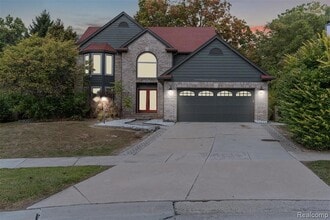 Building Photo - 23931 Pointe Dr