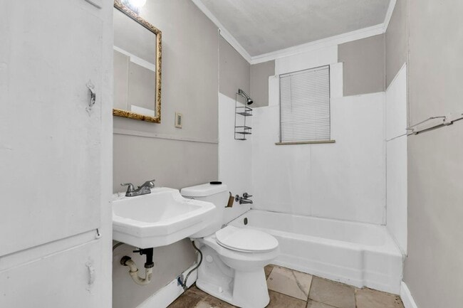 Foto del edificio - 1005 Blanchard Dr