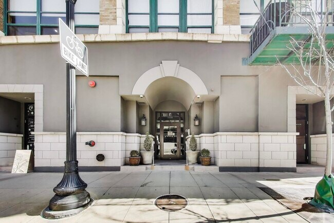 Foto del edificio - 1133 S Wabash Ave