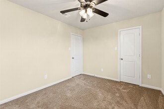 Building Photo - 6131 Carpenters Cove Ln