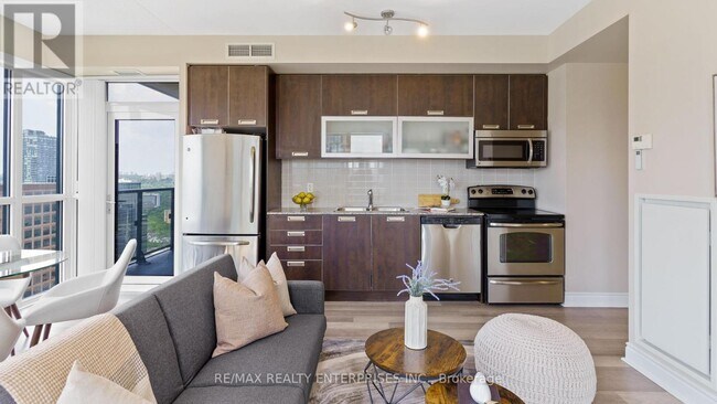 Building Photo - 28 Ted Rogers Way