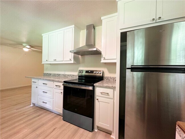 Foto del edificio - 515 Fallin Ave