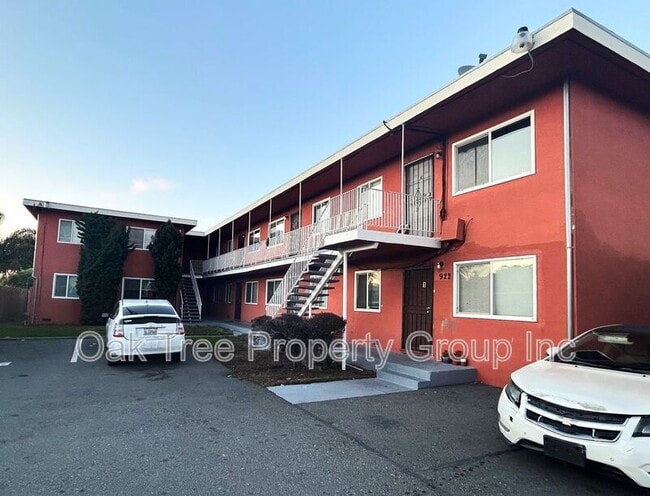 Building Photo - 922 Carlson Blvd