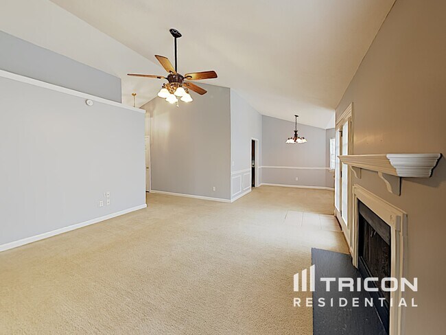Foto del edificio - 117 Sweet Thorne Rd