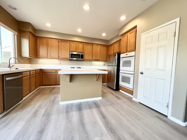 Foto del edificio - Great Location! Murrieta Oaks Community