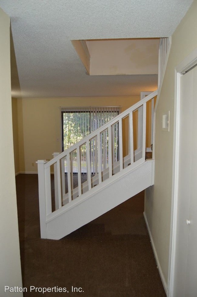 Building Photo - 828 Suber St