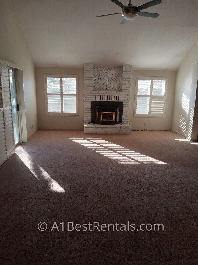 Foto del edificio - 1017 Payne Ave