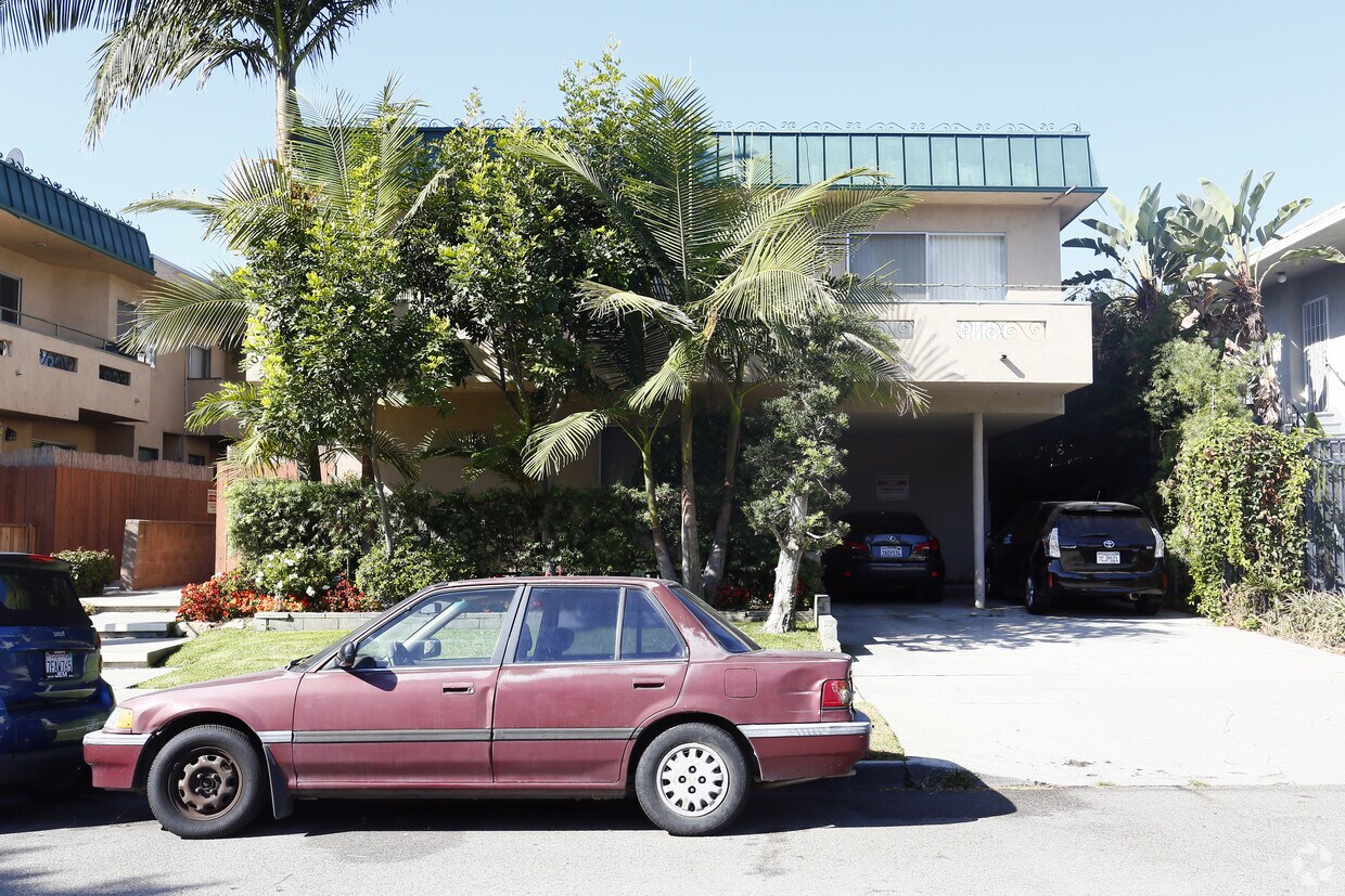 Foto del edificio - 3557-3563 Jasmine Ave