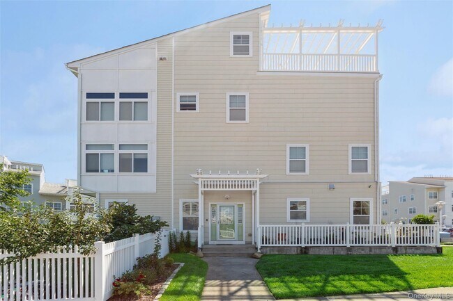 Foto del edificio - 62-14 Ocean Ave N