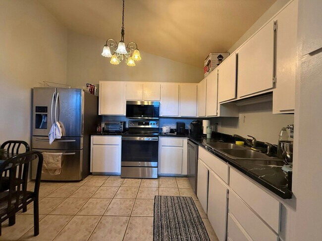 Foto del edificio - 2130 W Camino St