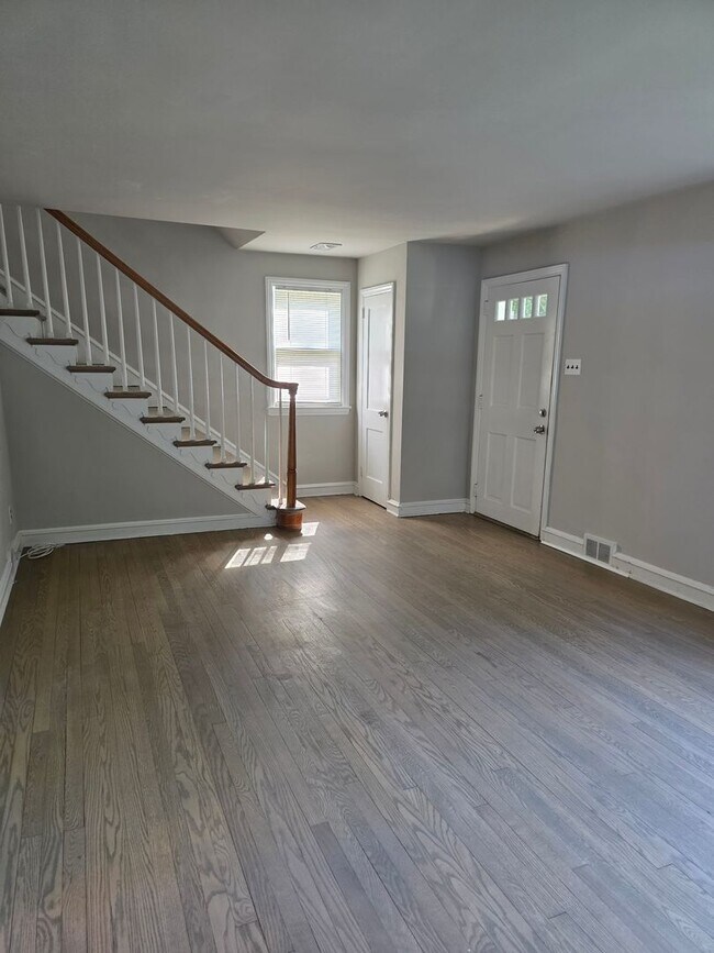 Foto del edificio - McDaniel Heights Single Family Home