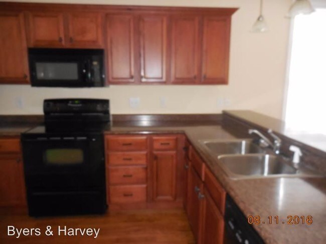 Building Photo - 2 br, 2.5 bath House - 119 Mcclure Street