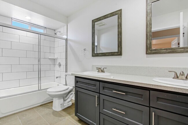 Foto del edificio - 2437 Malabar St