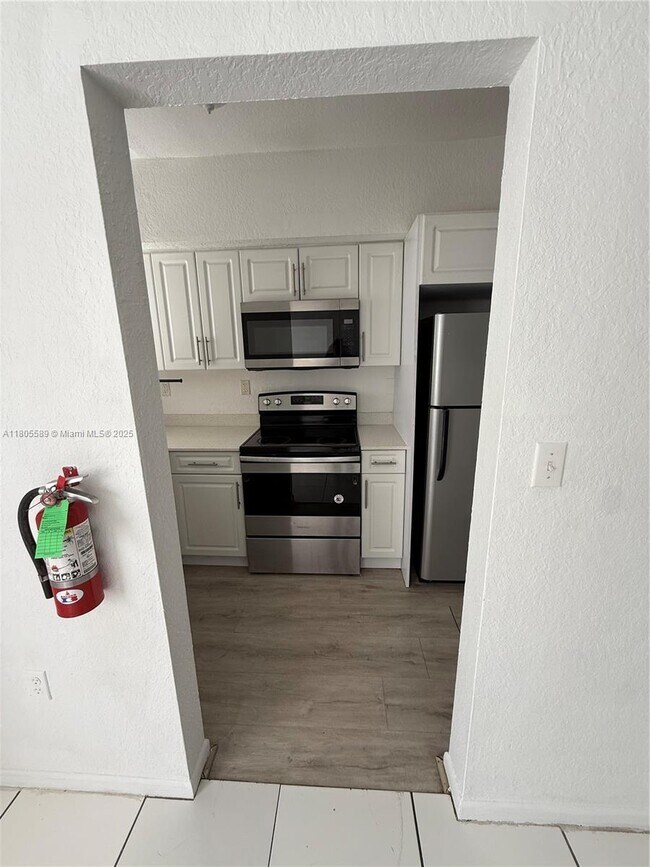 Foto del edificio - 8463 NW 4th Ct