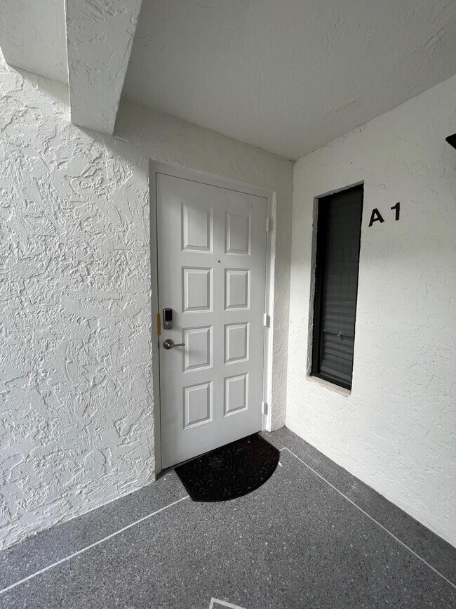 Building Photo - 1006 Green Pine Blvd