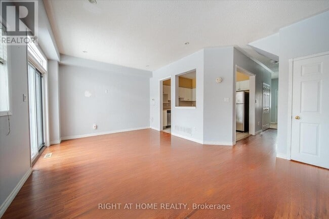 Photo du bâtiment - 1983 Treetop Way