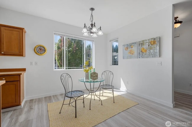 Building Photo - 4 Bed + Bonus Room, 2.5 Bath Home in Coyote Ridge w/ Park Access & Garage!