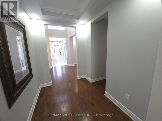Building Photo - 47 Linacre Dr