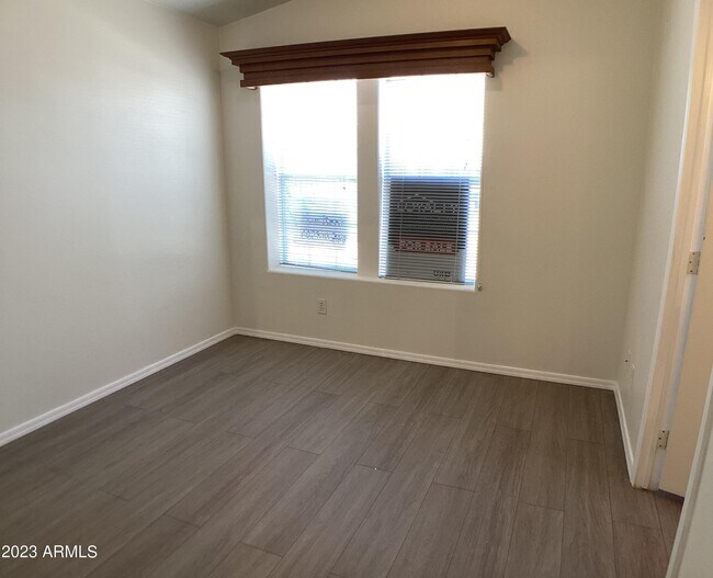 Foto del edificio - 2206 Ellsworth Rd