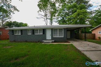 Building Photo - 4736 Bluehaven Dr NW
