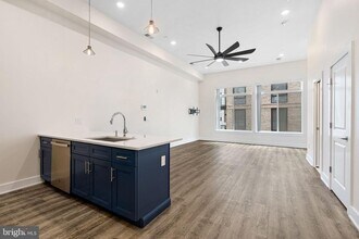 Building Photo - 1115 N American St
