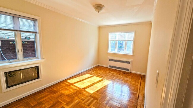 Foto del edificio - 4757 Bedford Ave
