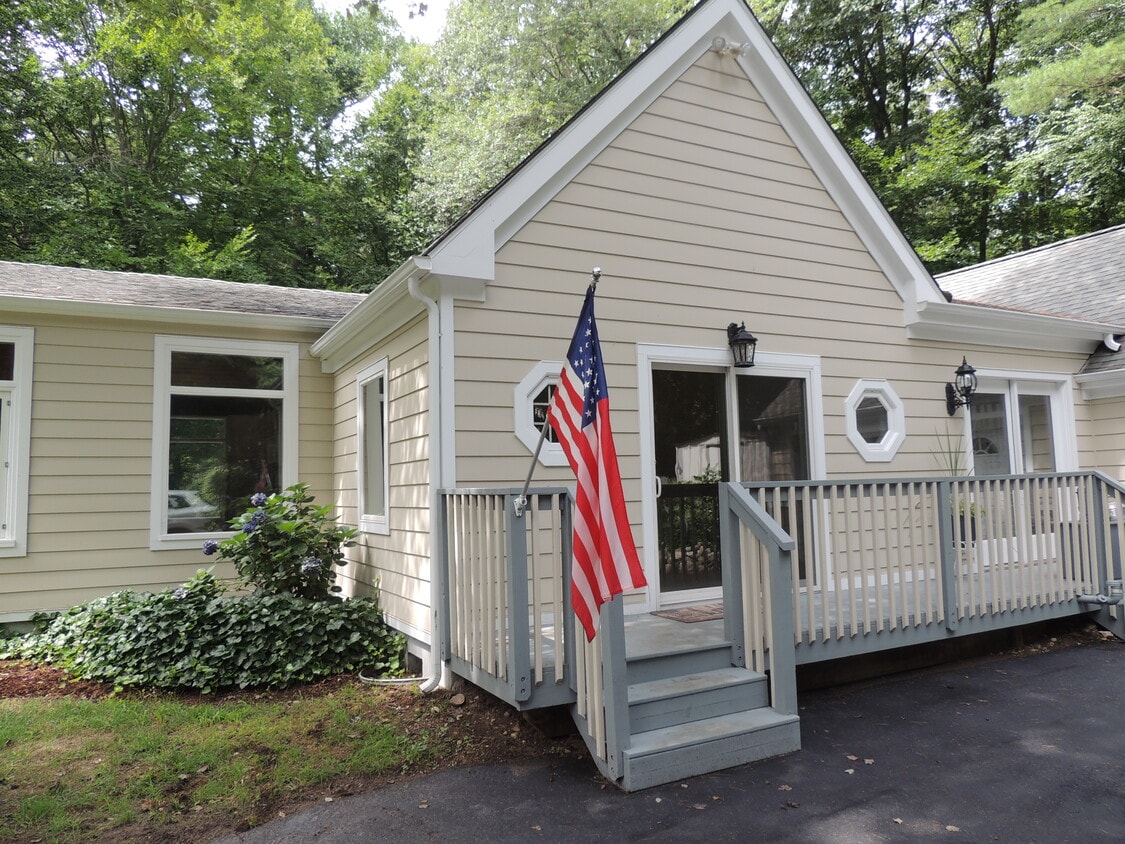 Entrance - 102 Blackwood Ln