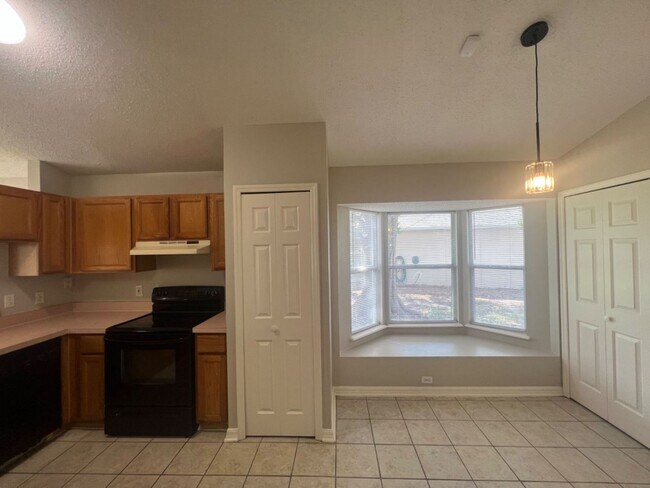 Building Photo - Dont' Blink!  This is Priced to Move You