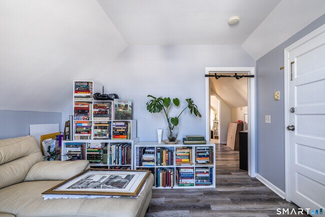 Foto del edificio - 795 Brewster St