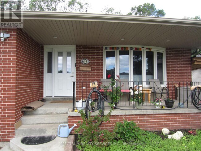 Building Photo - 10 Elrose Rd