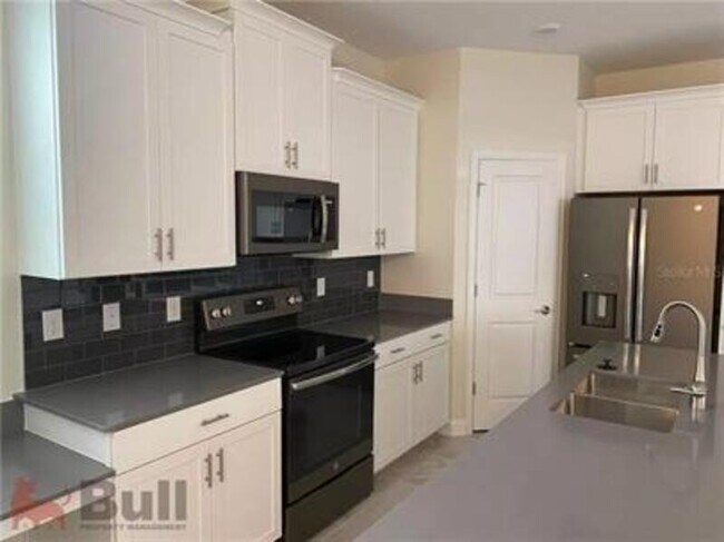 Foto del edificio - 11223 History Ave