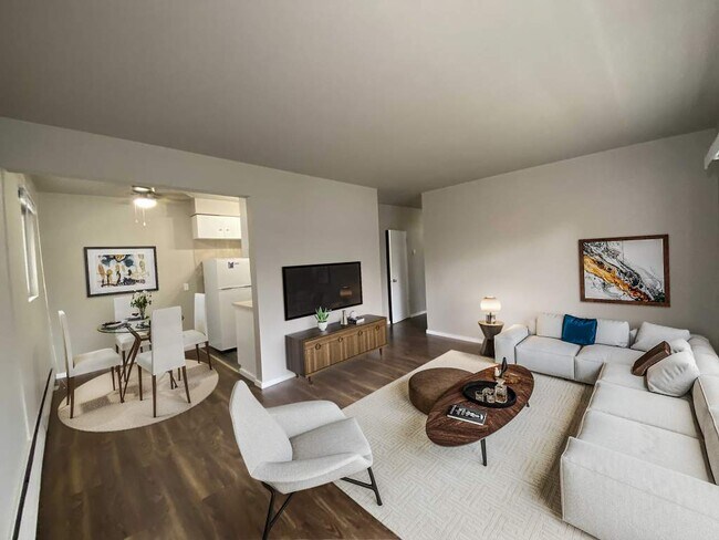 Photo du bâtiment - Riverside Estates Apartments