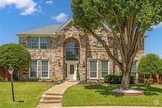 Building Photo - 4001 Mayflower Ln