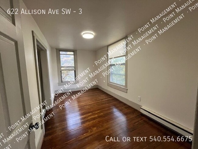 Building Photo - 622 Allison Ave SW