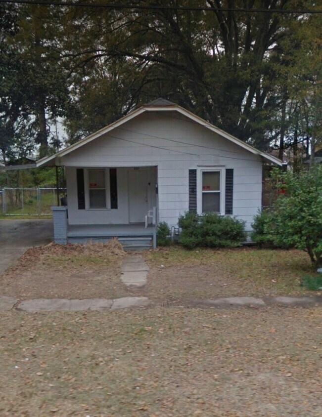 Building Photo - 607 N 6th St