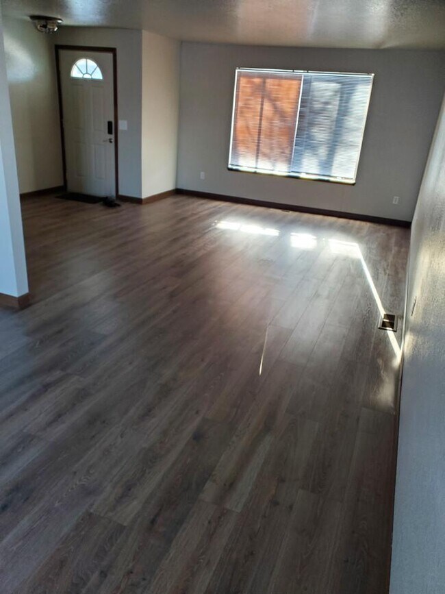 Foto del edificio - 3 bedroom in Billings MT 59102
