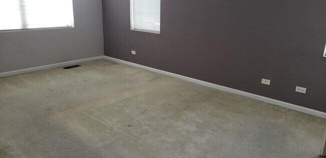 Foto del edificio - 124 E Bailey Rd