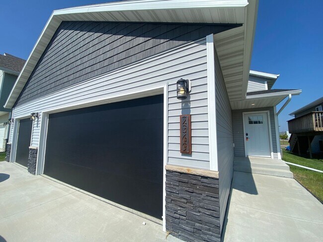 Foto del edificio - 3 bdrm/2 bath SOUTH FARGO HOME - For Rent!