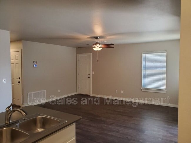 Photo - 755 SW 13th St House