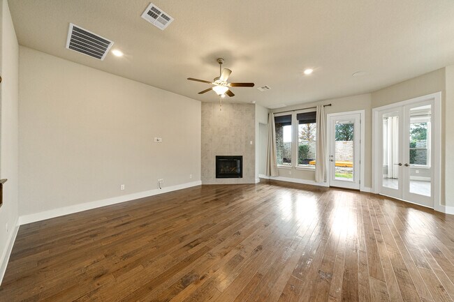Building Photo - 1411 Nicholas Cove