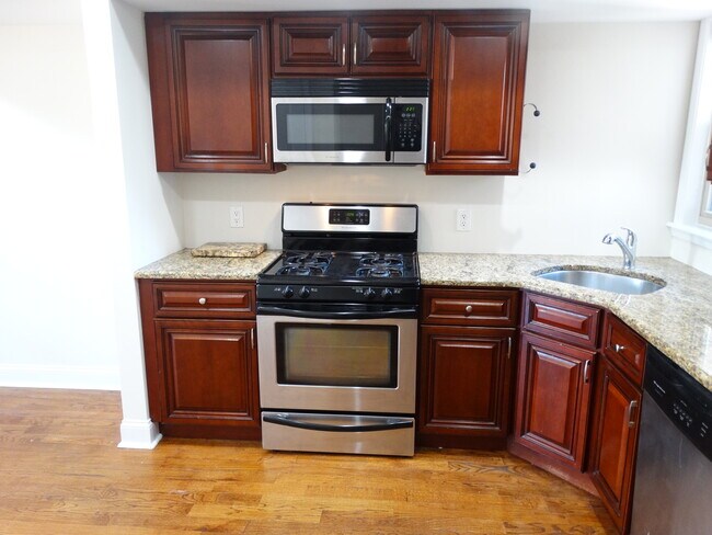 Kitchen - 2612 Ellsworth St