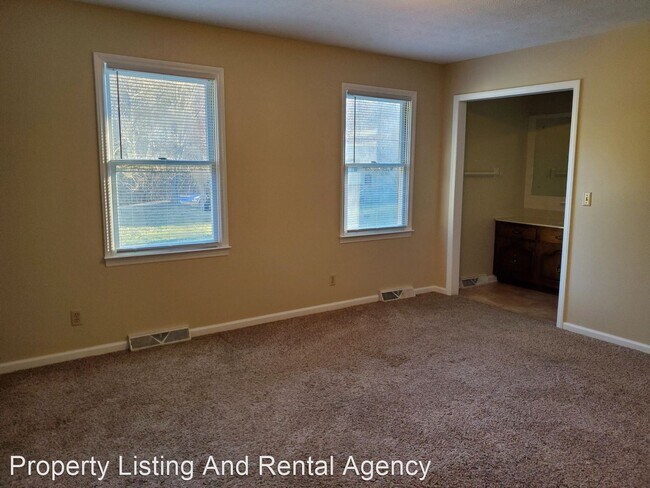 Building Photo - 2115 Hickory Springs Rd