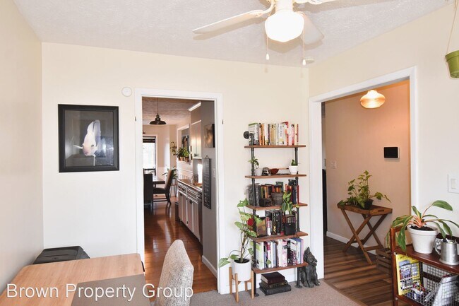 Building Photo - 3 br, 2 bath House - 4200 Village Dr