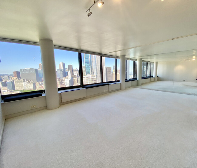 Building Photo - 155 N Harbor Dr