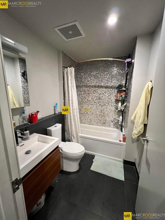 Foto del edificio - 694 Massachusetts Ave